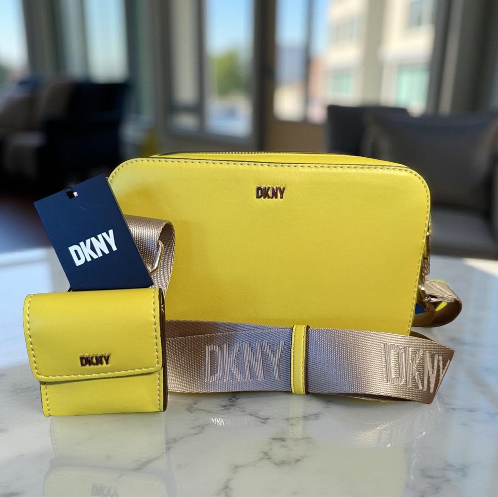 DKNY NWT Stunning Vibrant Yellow Chartreuse Camera Crossbody Bag & Pouch (P179)